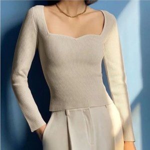 NWOT Babaton Sculpt Knit Sweetheart Longsleeve Top in Matte Pearl S (Aritzia)
